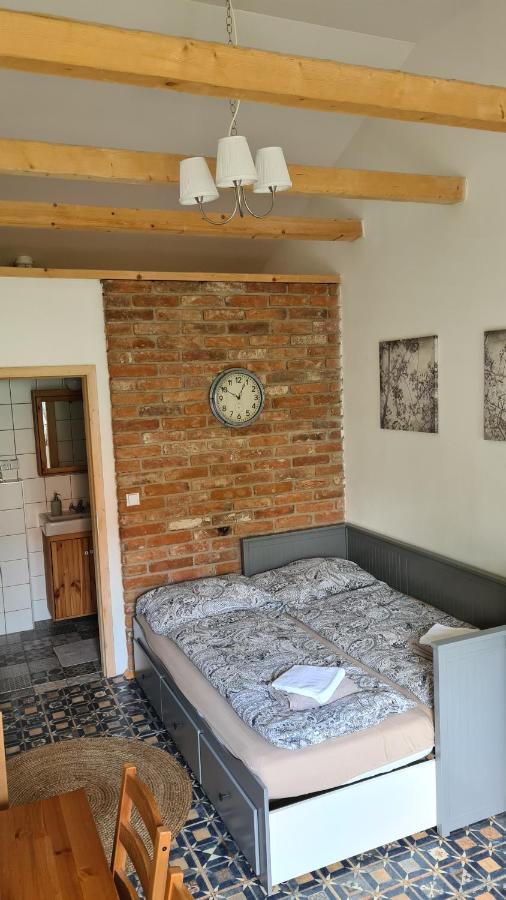 La Bobul Apartments Drnholec Екстериор снимка