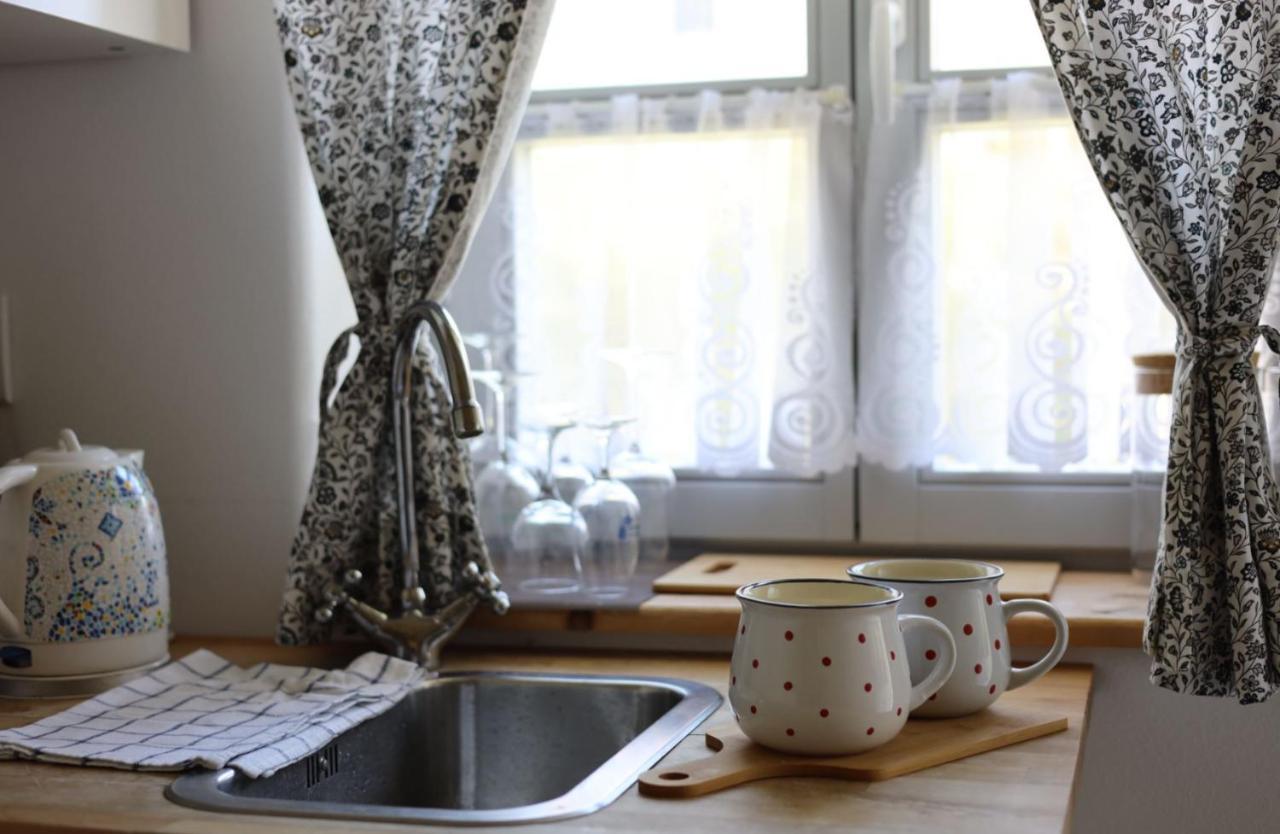 La Bobul Apartments Drnholec Екстериор снимка
