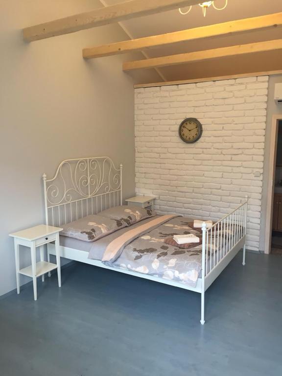 La Bobul Apartments Drnholec Екстериор снимка