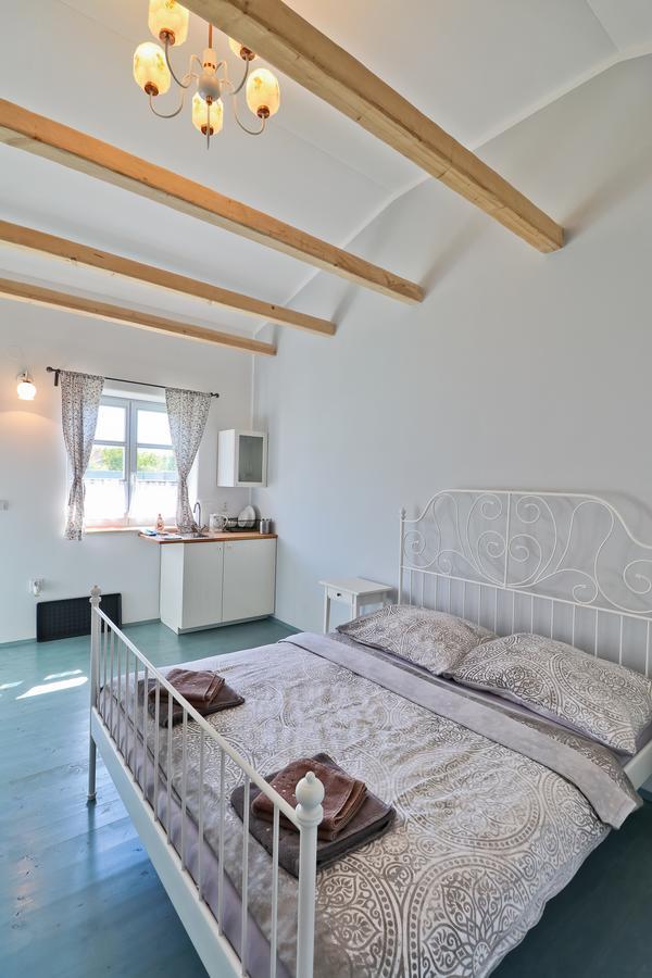 La Bobul Apartments Drnholec Екстериор снимка