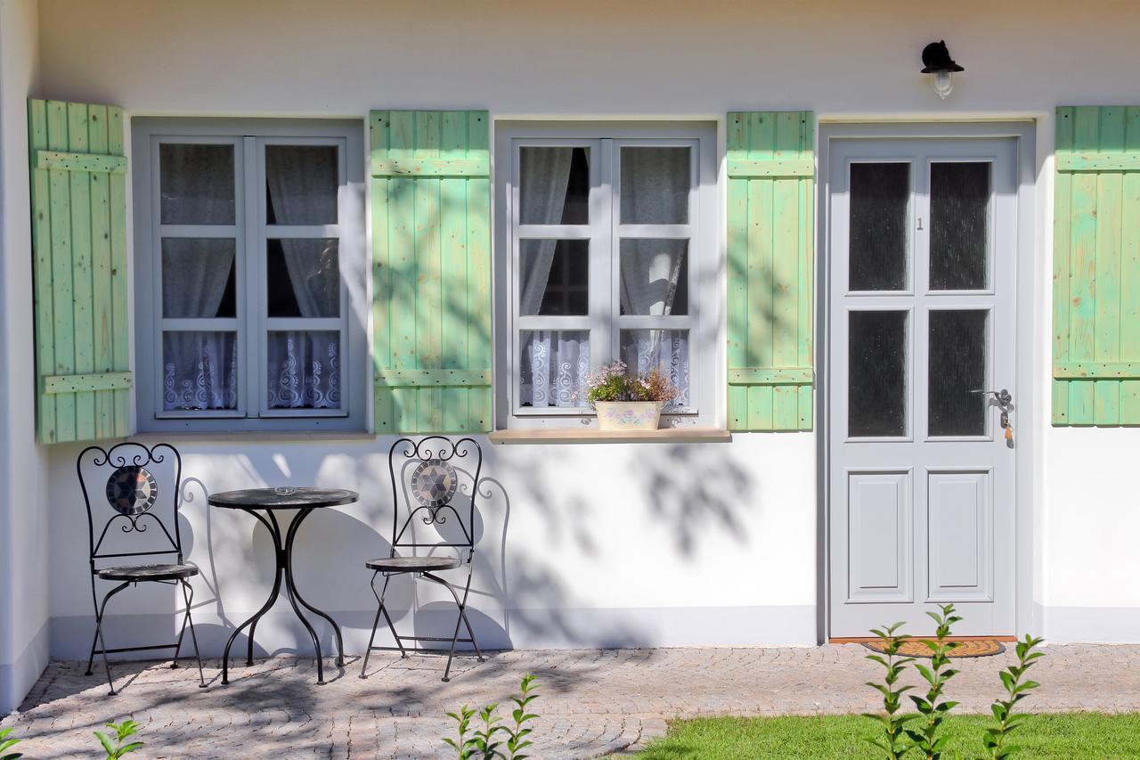 La Bobul Apartments Drnholec Екстериор снимка